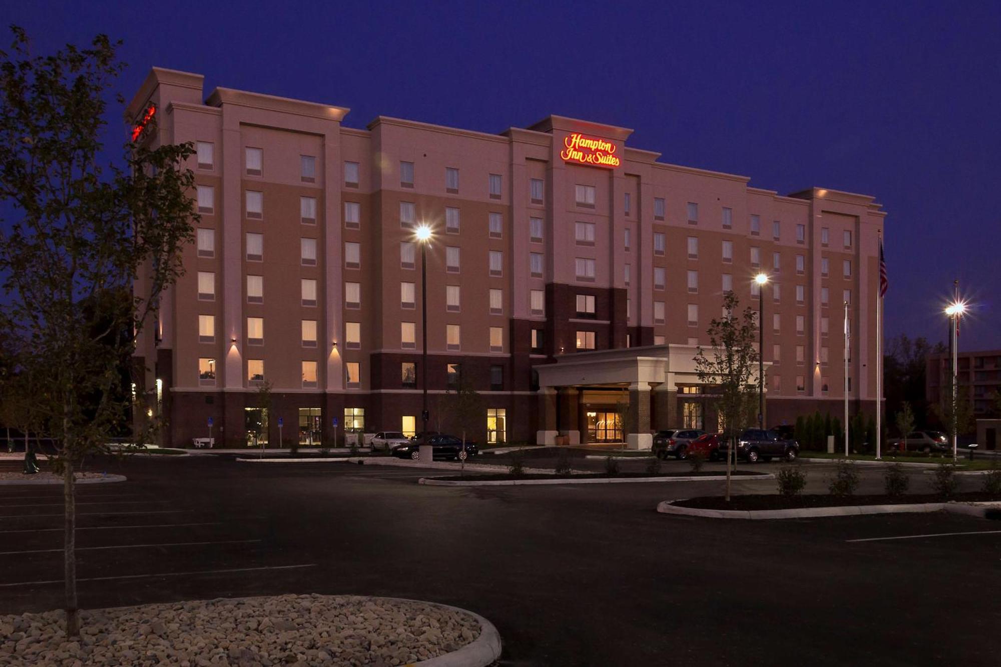 Hampton Inn & Suites Columbus/University Area Exterior photo
